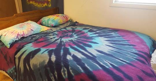 Tie-Dyed Cotton Blanket